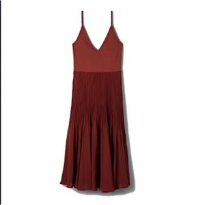 Wilfred Daphnee dress from aritzia in maroon/burgundy.
